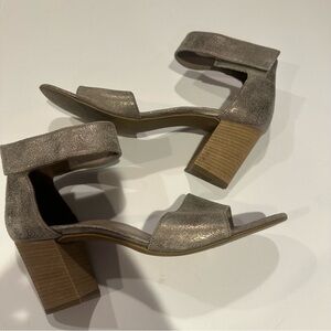 Paul Green Metallic Gold Leather Stacked Heel Sandals Women's Size 6